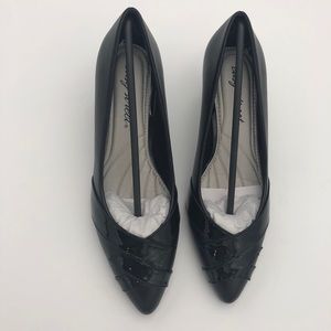 Easy Street Black Pumps NWOT Size 6